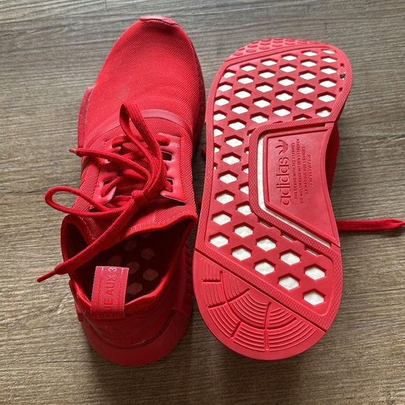 Adidas NMD R1
Triple Scarlet - Picture 5 of 5